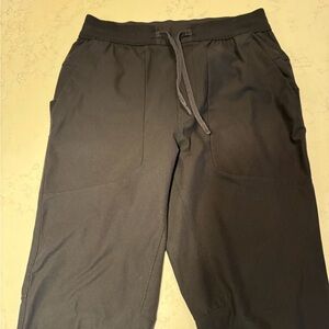 Men’s black lululemon jogger